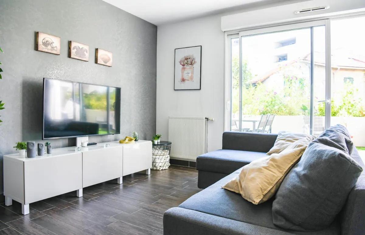 Superbe Appartement Avec Terrasse, Piscine & Parking Prive A Marseilles Exterior foto