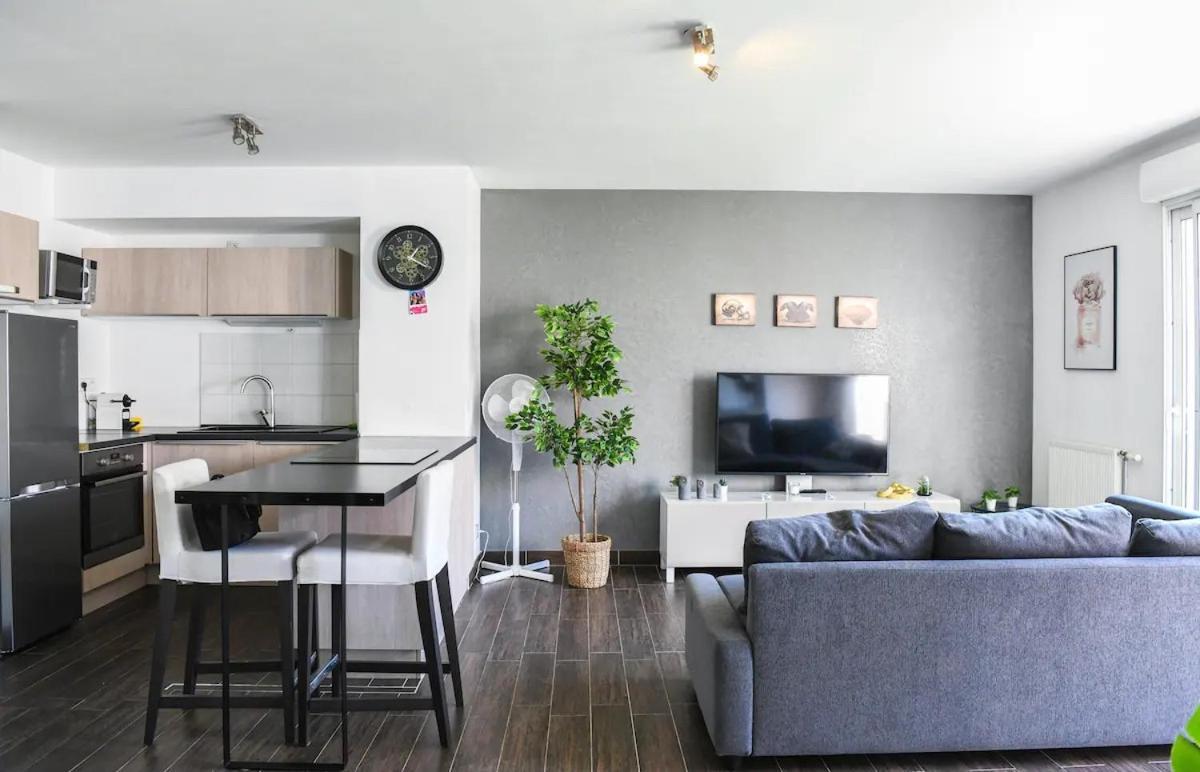 Superbe Appartement Avec Terrasse, Piscine & Parking Prive A Marseilles Exterior foto